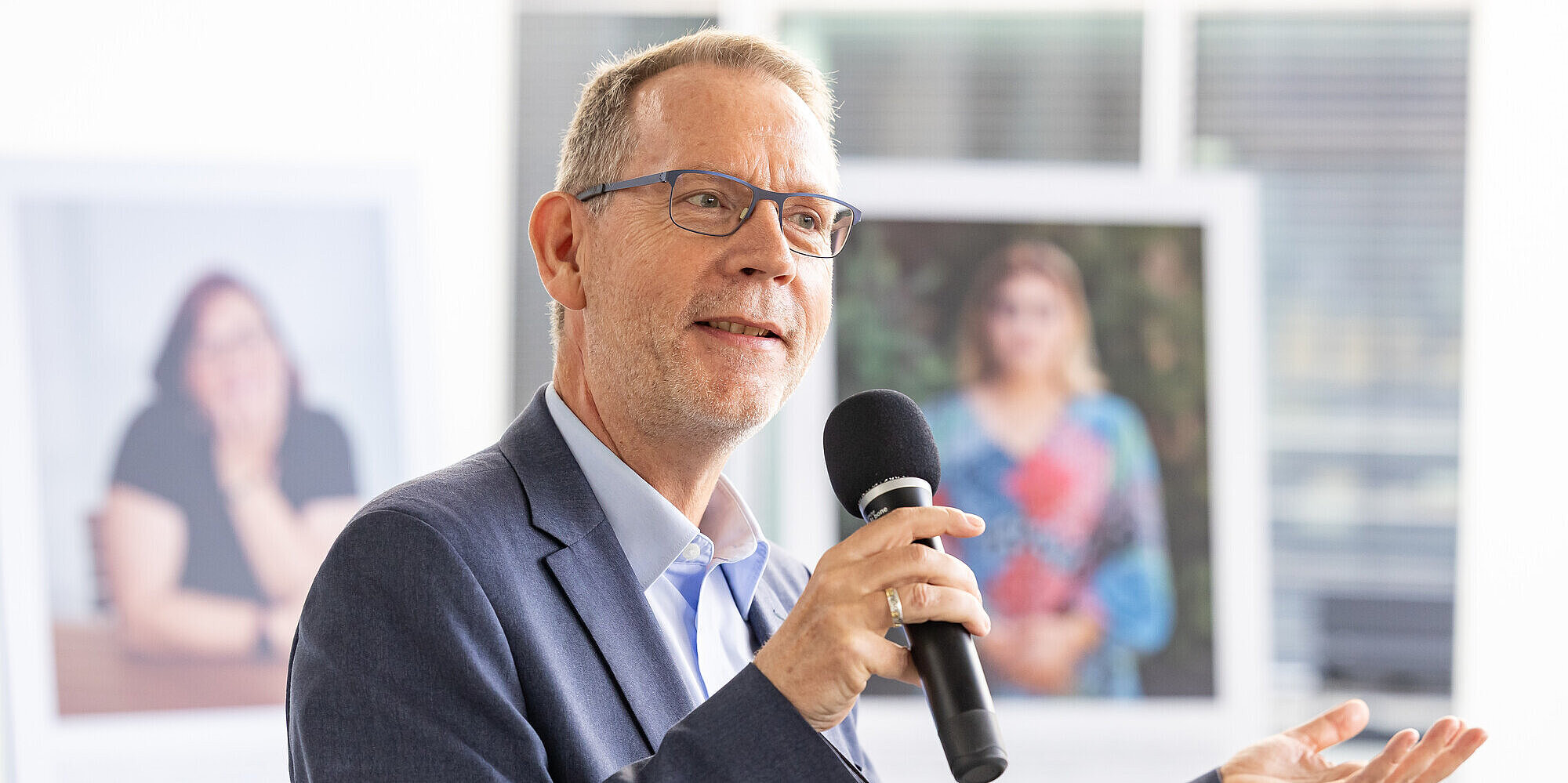 Inklusiv, genussvoll, divers: Bistro Marie eröffnet Christoph Dürdoth, Personalvorstand der Johannesstift Diakonie