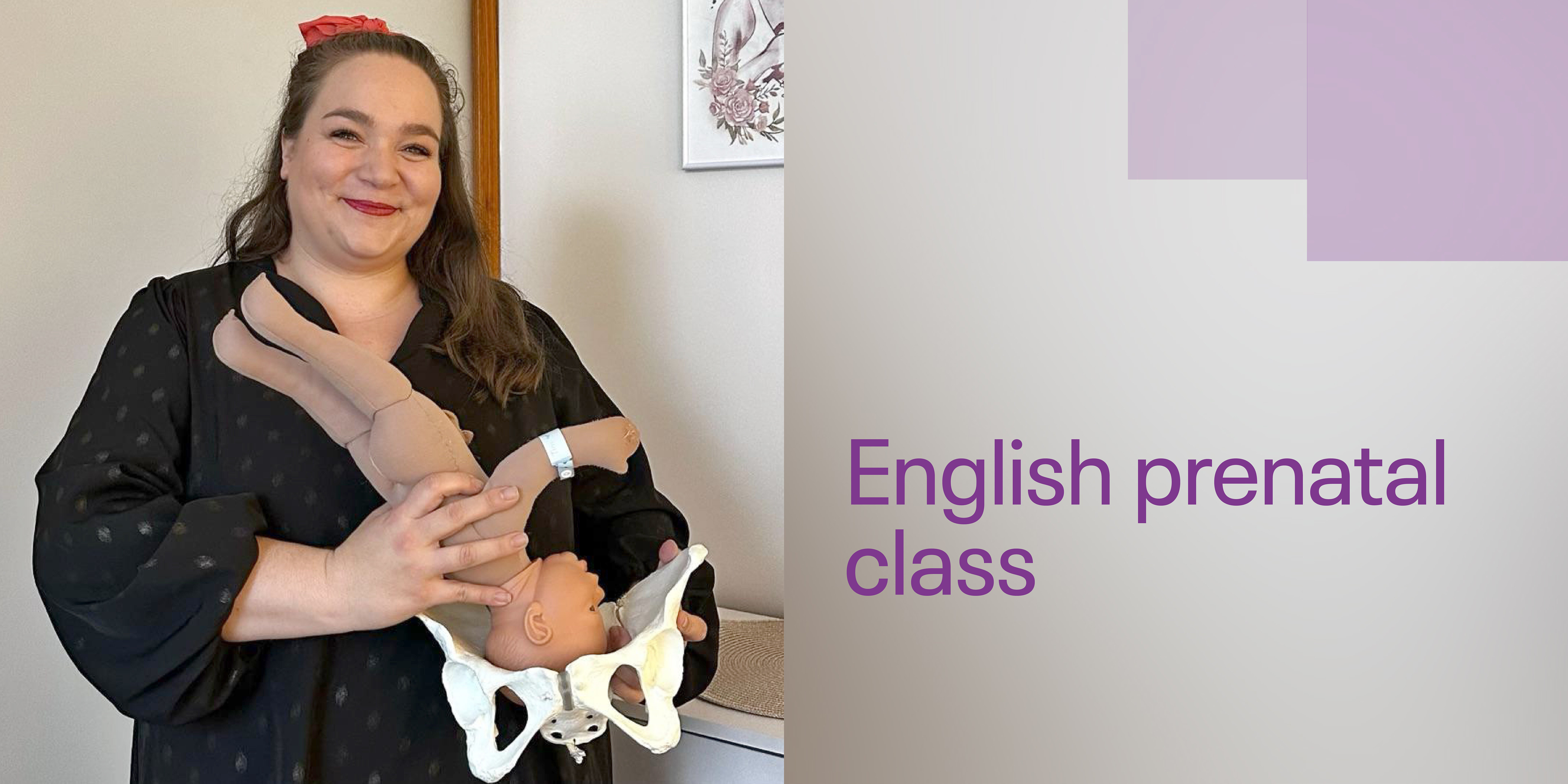 Hebamme mit Übungspuppe