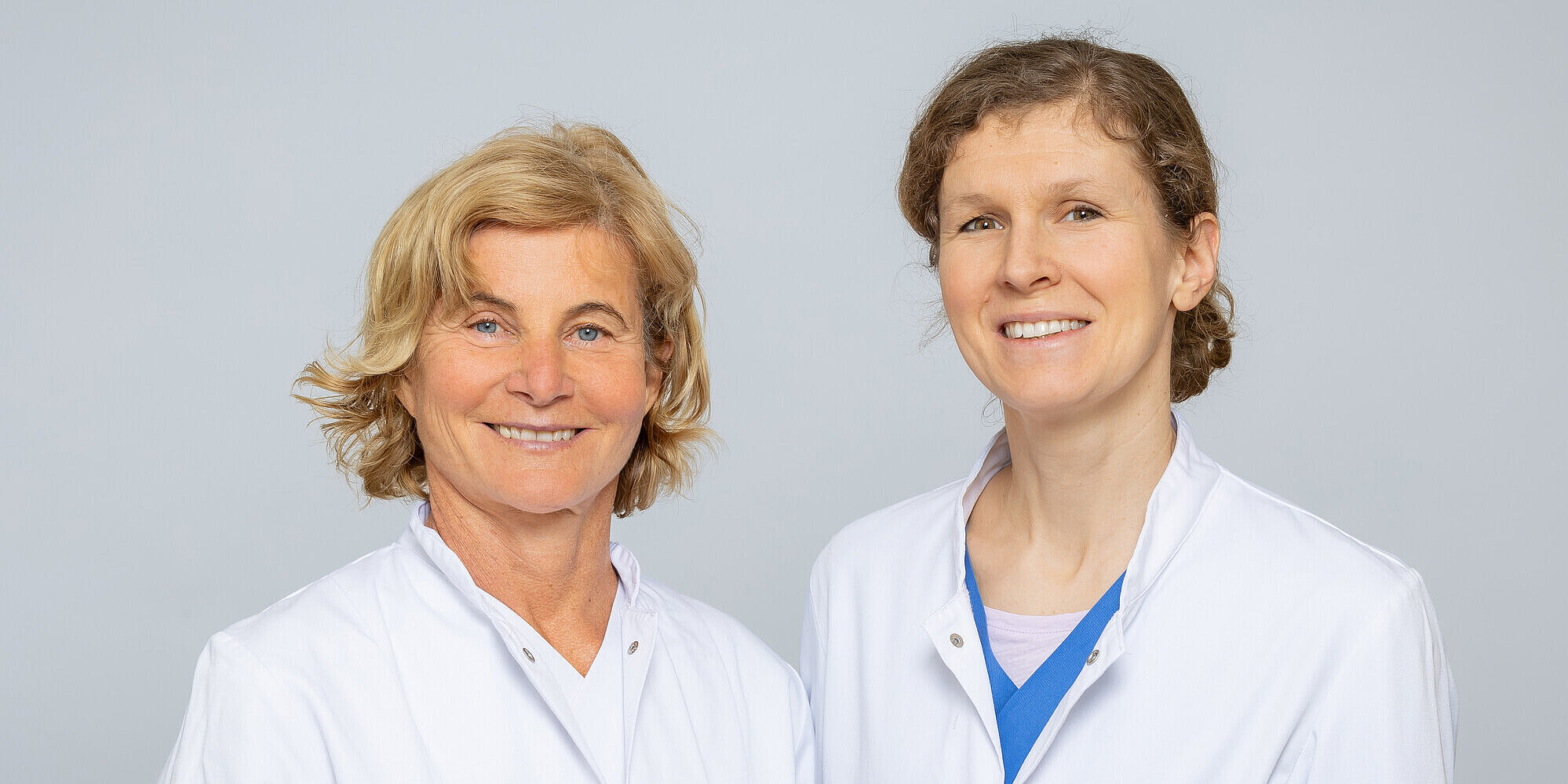 Leitung Brustzentrum: Dr. med. Ursula Makowiec, Leitende Ärztin des Brustzentrums (li.), und Oberärztin Dr. med. Nora Dany (re.)