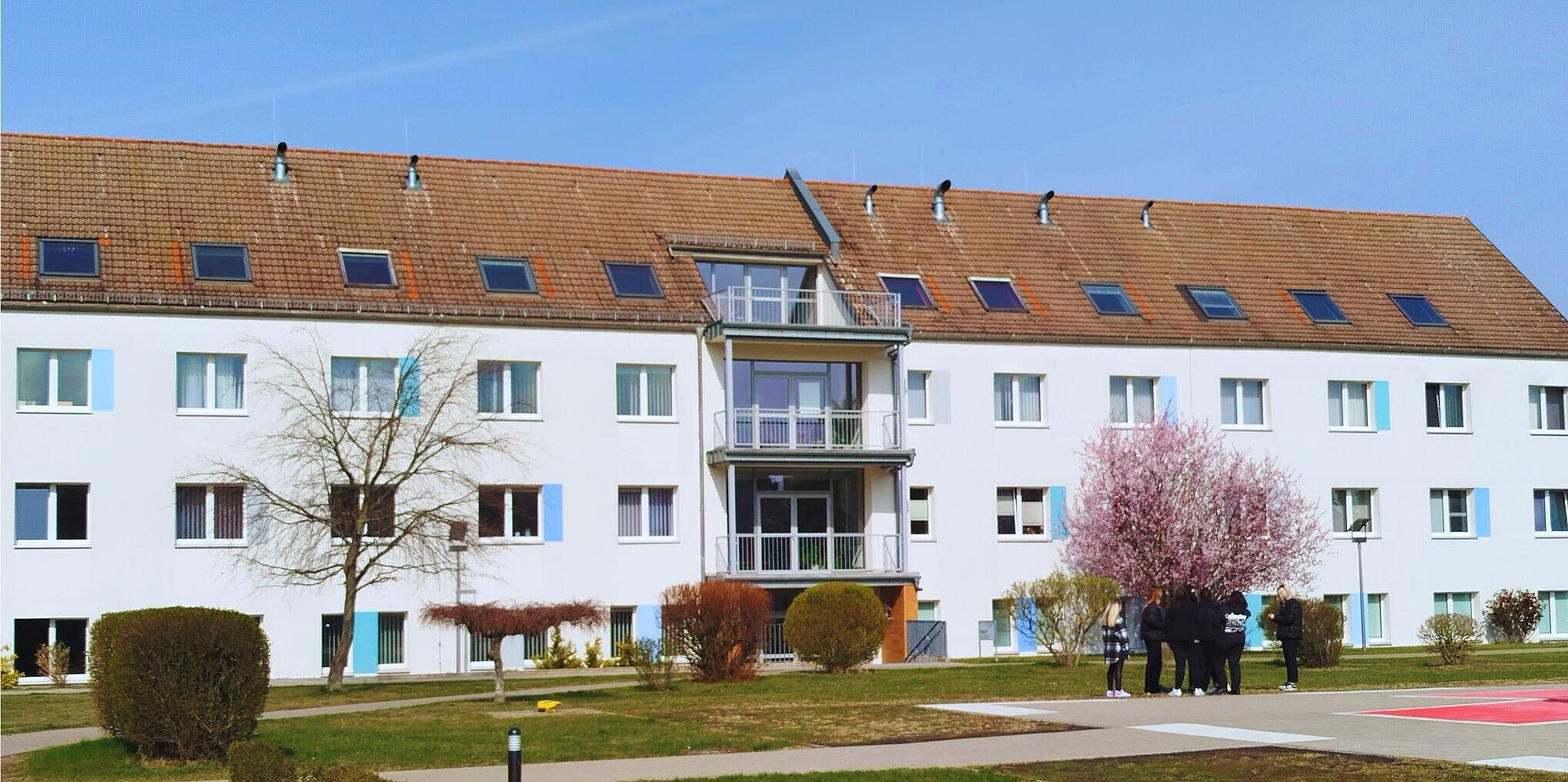 Außenansicht der Krankenpflegeschule - Aus- und Weiterbildungszentrum für Gesundheitsberufe Außenansicht der Krankenpflegeschule - Aus- und Weiterbildungszentrum für Gesundheitsberufe