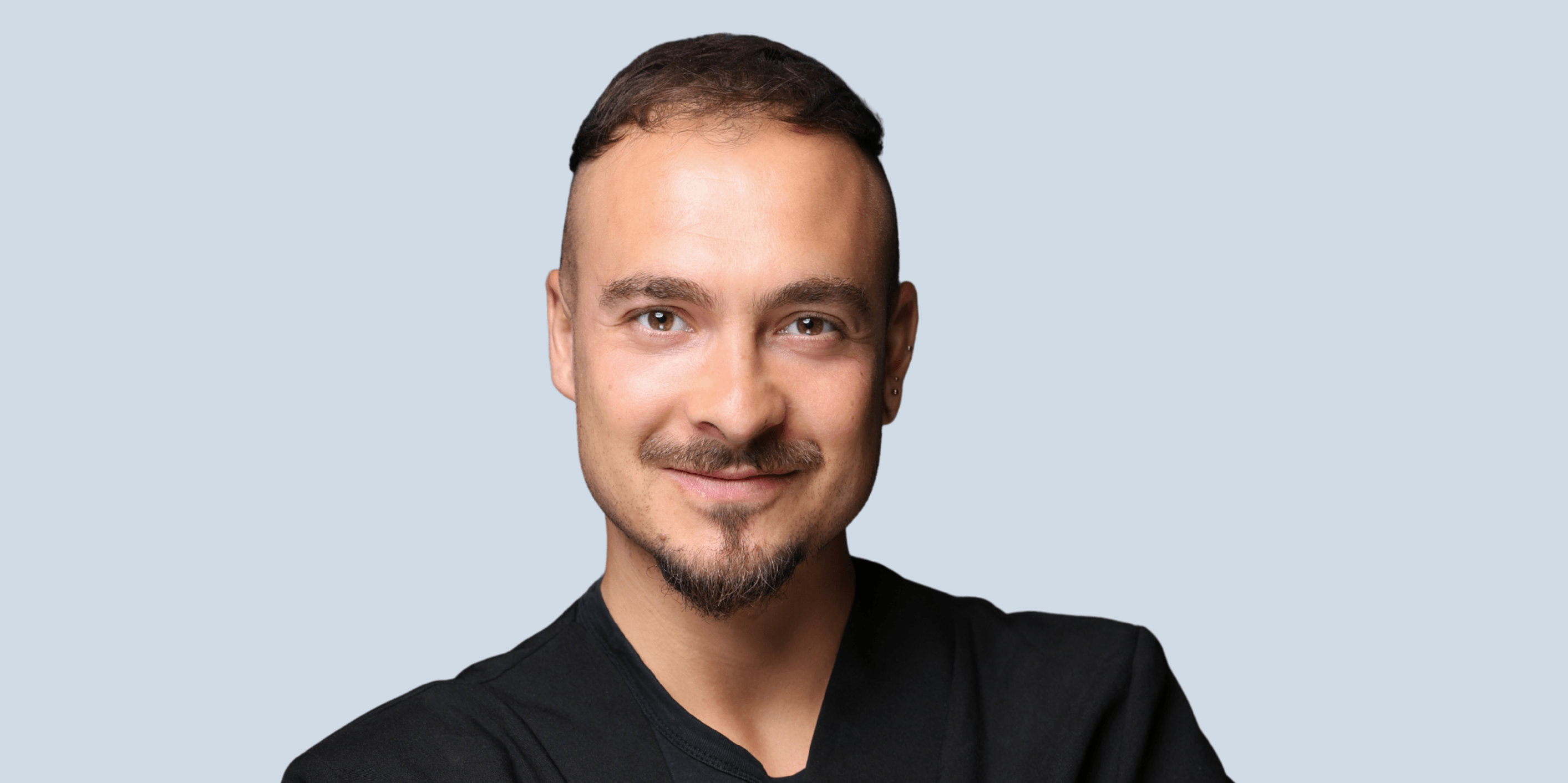 Über den Podcast-Host Maxime Miossec Maxime Miossec, Host vom Podcast „Warum nicht?! Karriere mal anders“