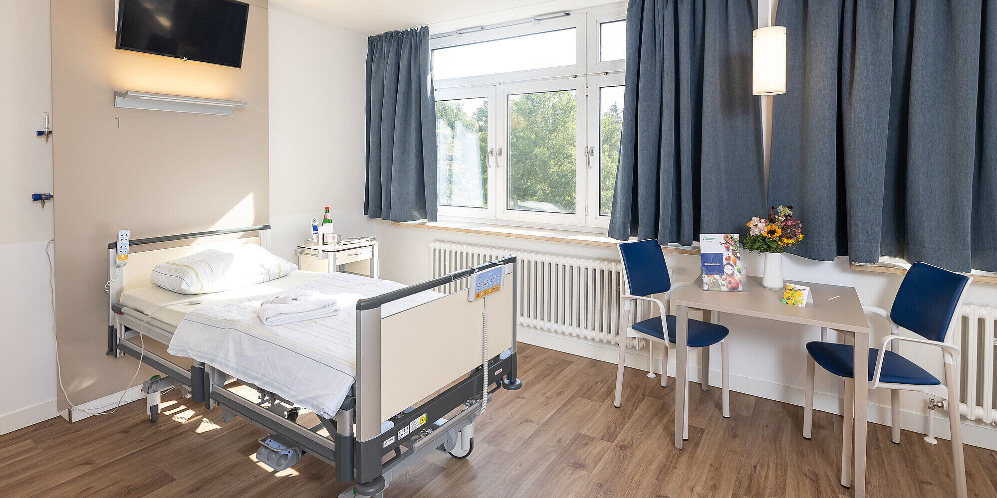 Blick in ein Patientenzimmer.