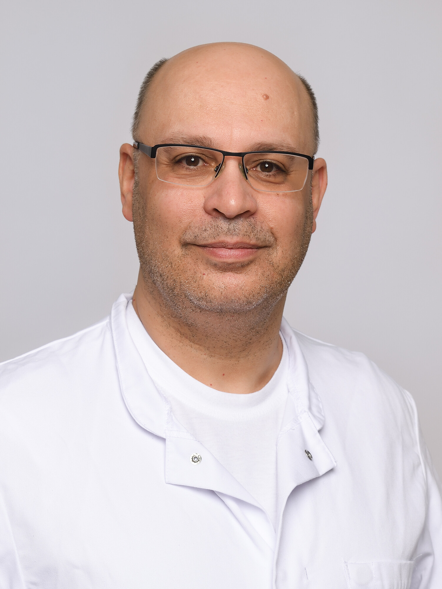Porträt Dr. med. Askin Büyüközer