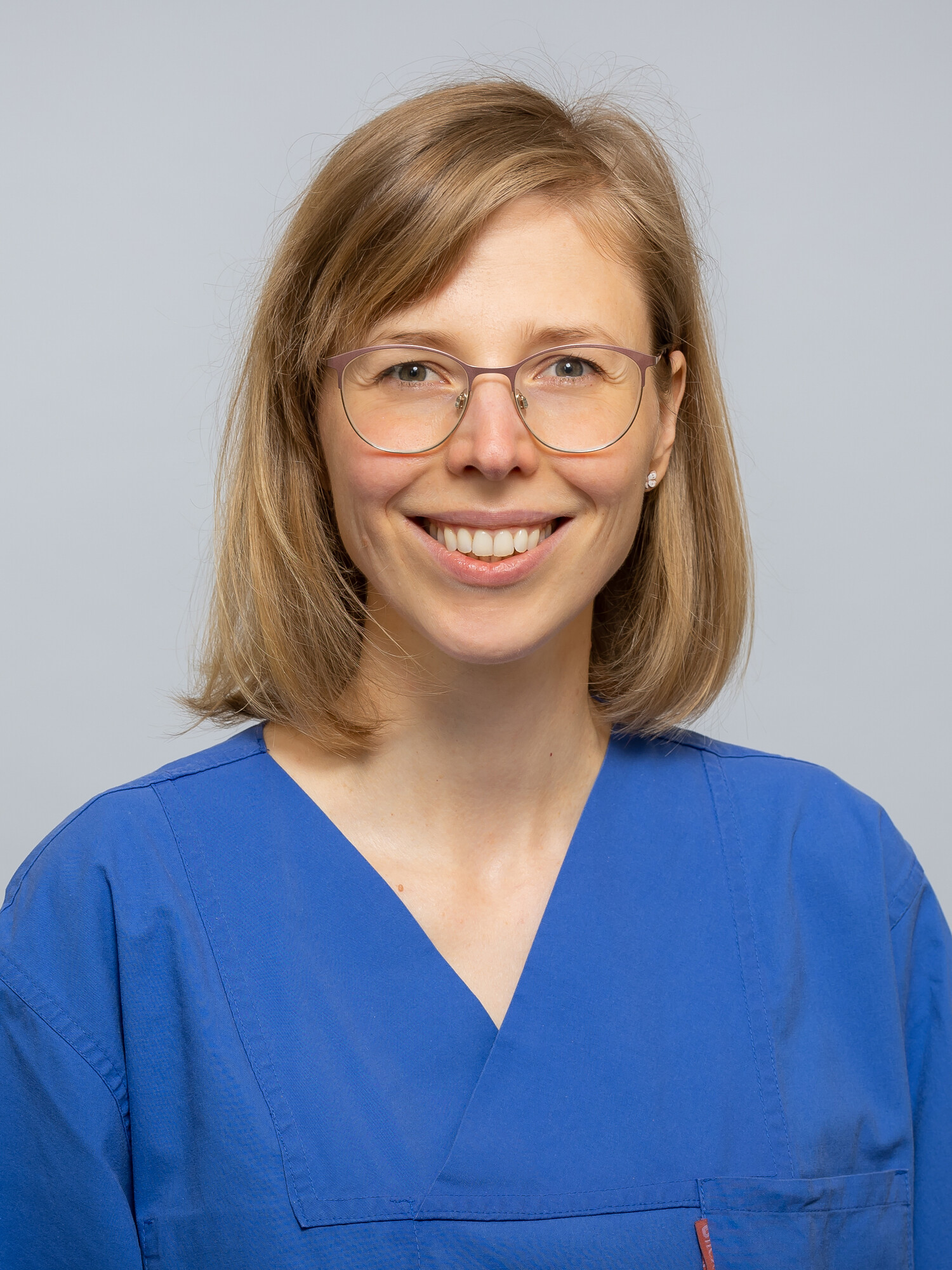 Porträt Júlia Papánová